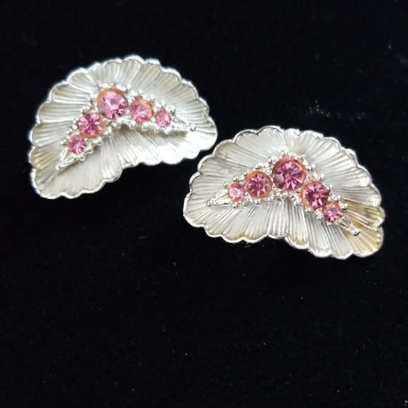 Vintage Mid Century 1950s Pink Rhinestone Silver Tone Clip Earrings - Picture 7 of 10